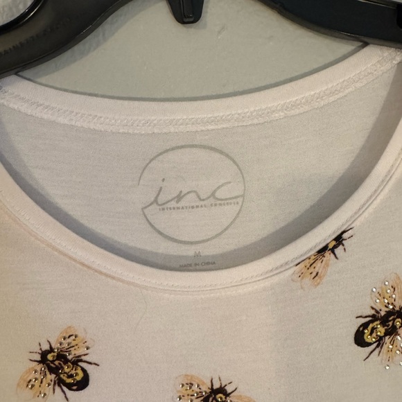 INC Bee Themed Short Sleeve Shirt, Women’s Small Bee Scoop Neck Top, Bee Shirt - Picture 5 of 8